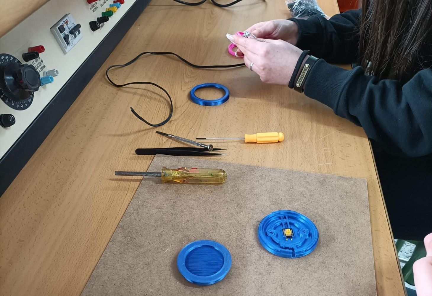 Manufacture of adapted buttons